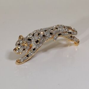 Jaguar Prowling Leopard Jungle Safari Rhinestone Gold Toned Metal Brooch Pin